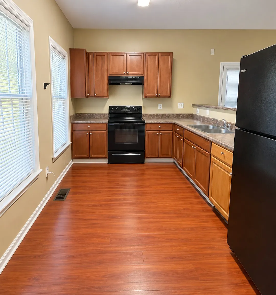 1886 E Farris Ave — Photo 3