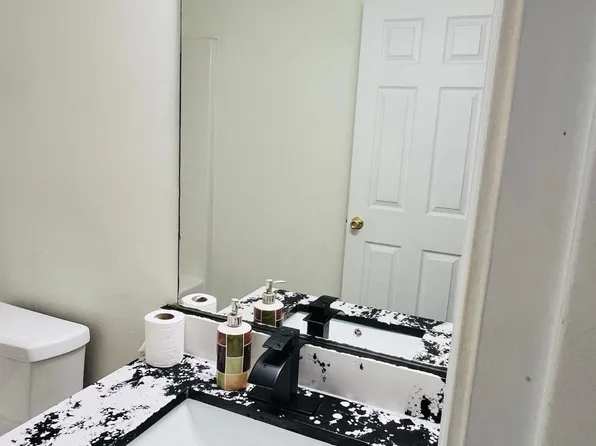 327 Fairdale Trce, Stockbridge, GA 30281