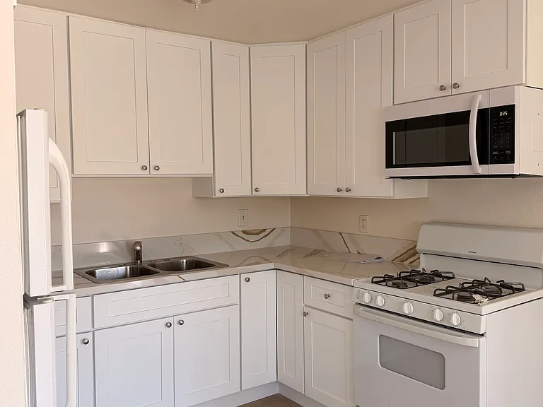 504 E Lexington Ave E #1 — Photo 3
