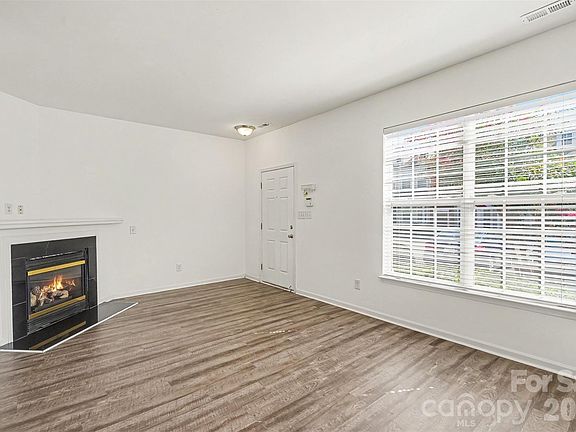 3rd image of 4759 Stoney Branch Dr