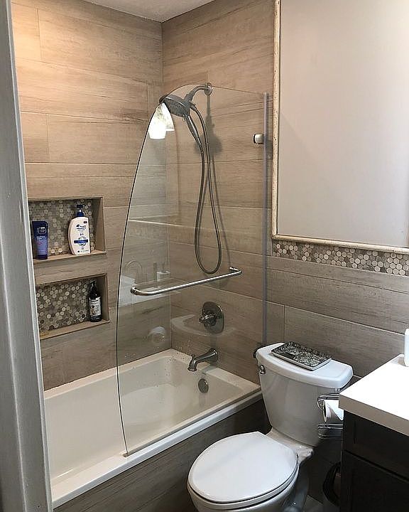 Guest bathroom 