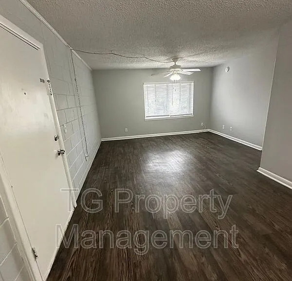 402 Lower 8th Ave S #6 — Photo 7