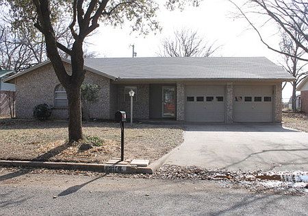 1st image of 2517 Highland Park Dr