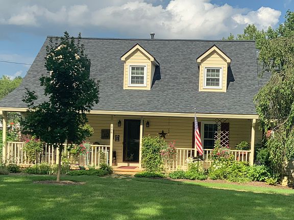 3rd image of 206 Cambridge Dr