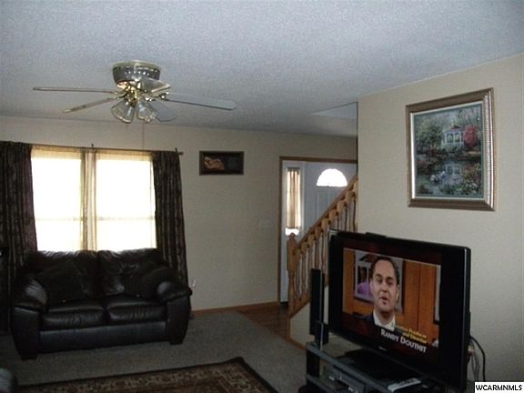 4th image of 219 Rainbow Dr