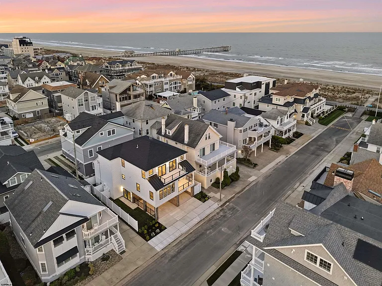 105 S Stratford Ave #BEACHBLOCK JULY AUG — Photo 59