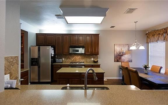 4th image of 301 Bradbury Dr