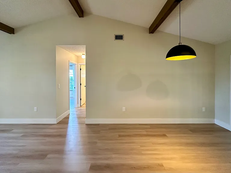 5603 Creekwood Dr — Photo 12