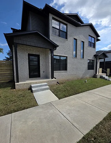 826 N Crater Ave Photo 1