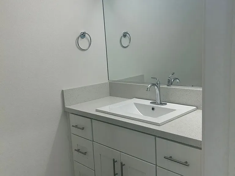 APT THE MADISON COLLECTION — Photo 19