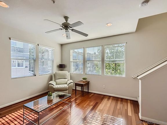 4th image of 8761 Plaza Park Ln