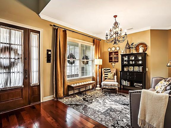 4th image of 521 Island Ct