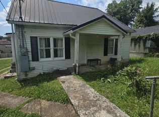 313 W Walden St, La Follette, TN 37766