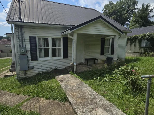 313 W Walden St, La Follette, TN 37766