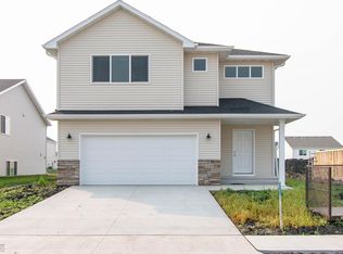 1248 Jill Dr W, West Fargo, ND