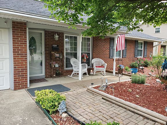 5th image of 406 Revere Ct