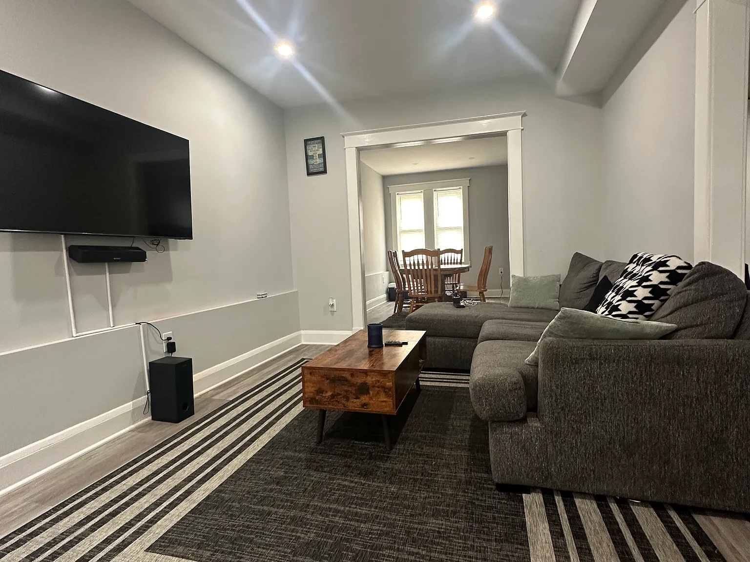 3 bed, 1268 sqft, $2,000 — Photo 1