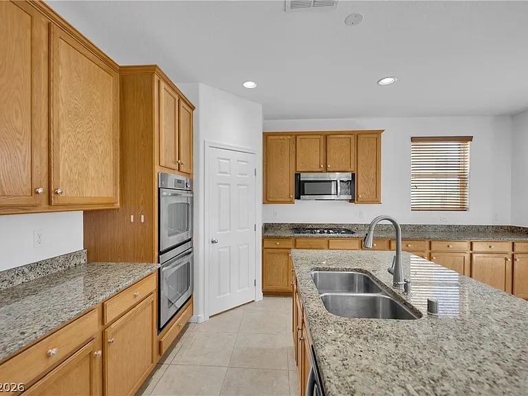 3067 Varenna Ridge Ave — Photo 12