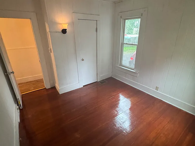 16-18 Alderman St #1 — Photo 3