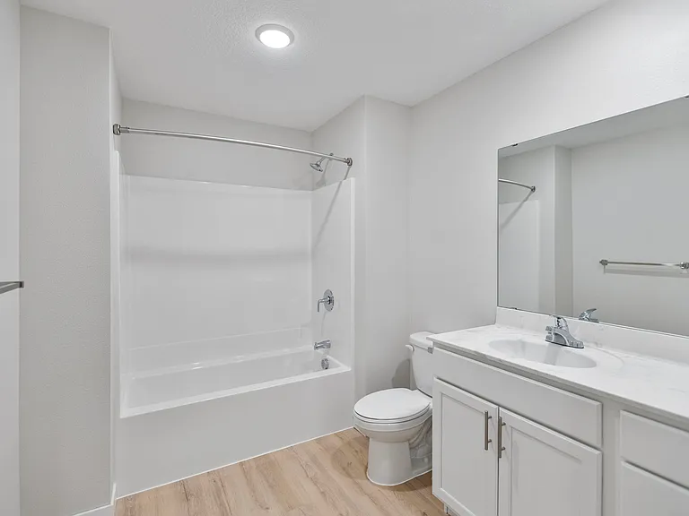 Old Town Apartments — Photo 18