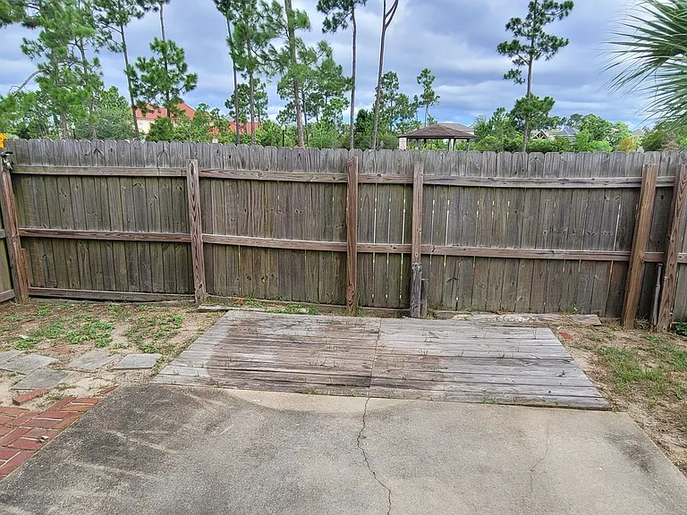 1319 Calabria Rd — Photo 33