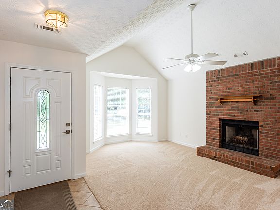 4th image of 289 Marsha Way