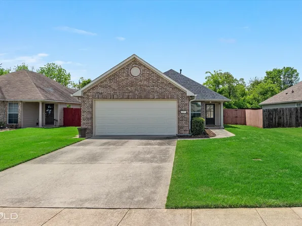 597 Whitefield Ln, Bossier City, LA 71112