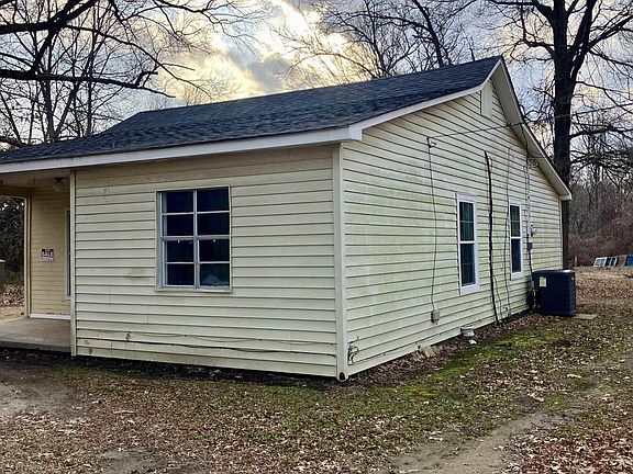 3rd image of 411 N Bond Ave