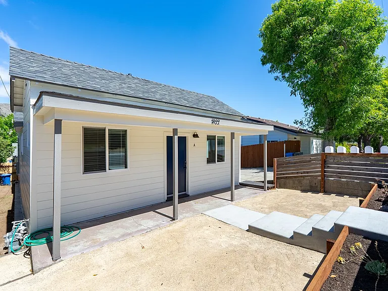 3122 Rockview Place — Photo 37
