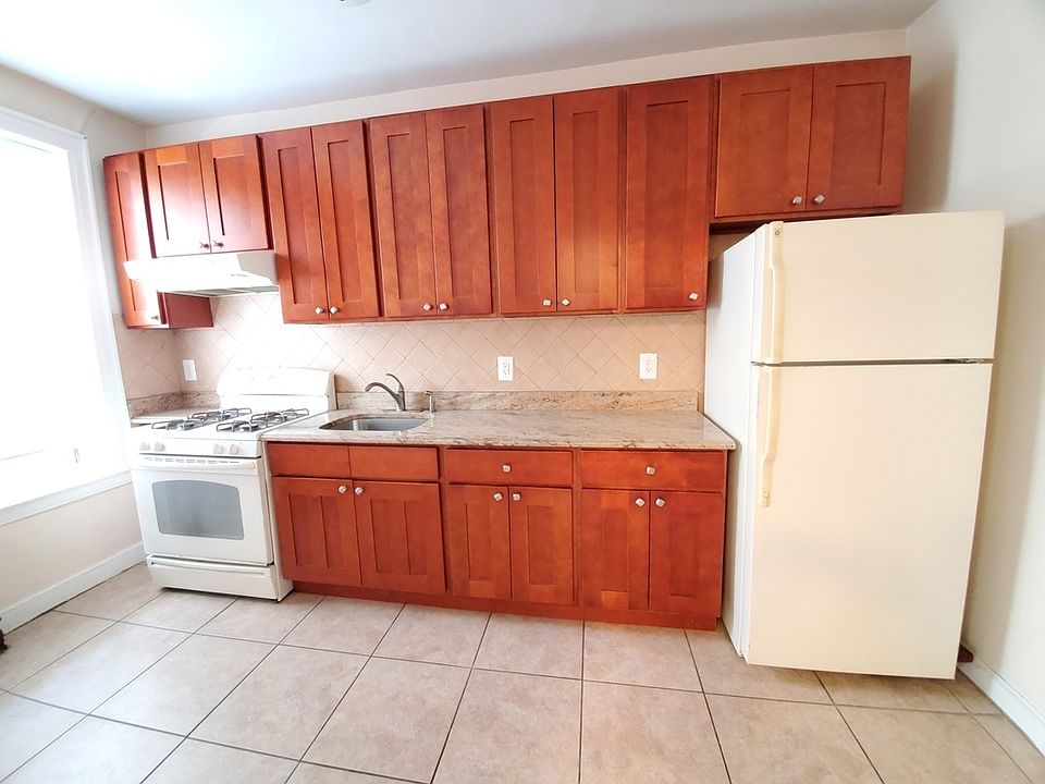 1st image of 3043 34th St APT 3