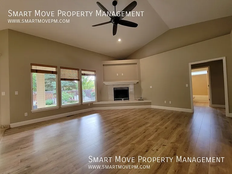 1096 N Glenabby Pl — Photo 4