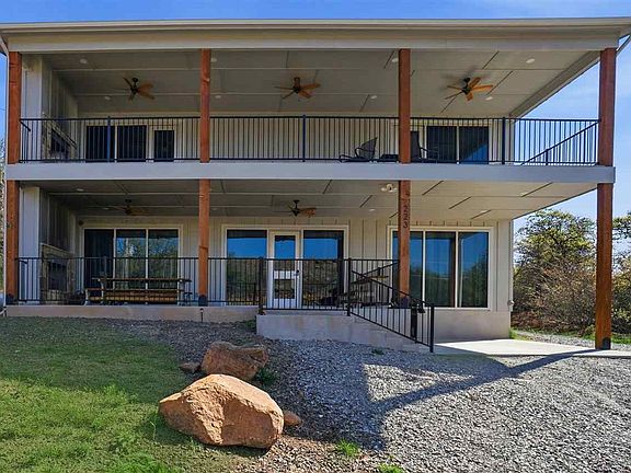 4th image of 217/221 Merry Circle Dr