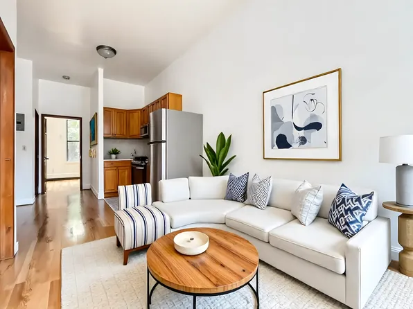 33 Bradhurst Avenue image 1 of 7