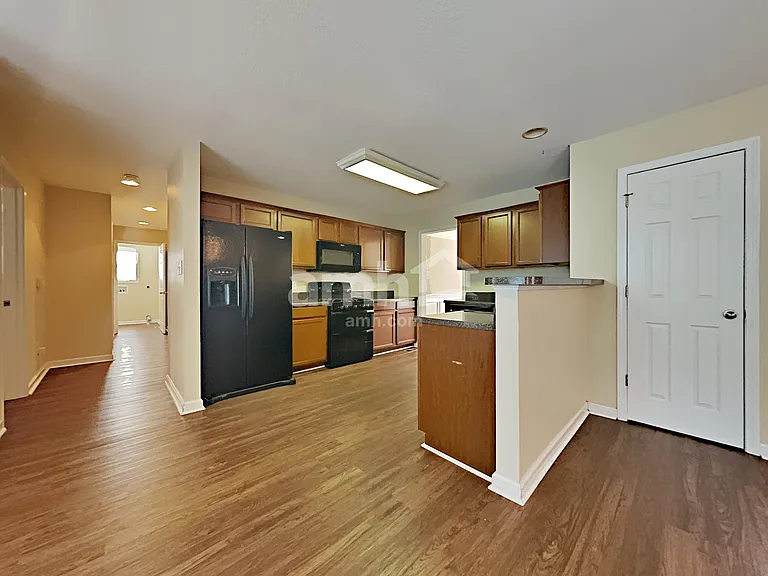 3201 Gaslight Ln — Photo 4
