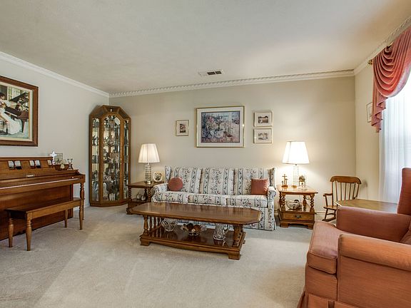 3rd image of 1109 Chapel Creek Ct