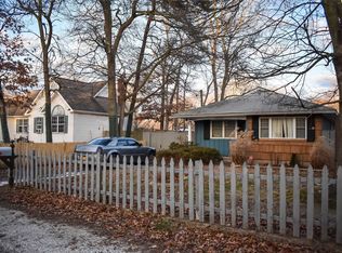 87 Hounslow Rd, Shirley, NY 11967