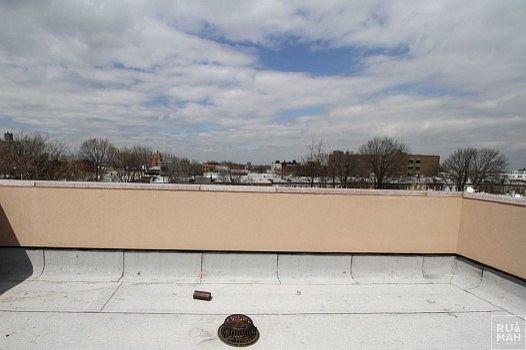 5th image of 582 Bainbridge St #2R