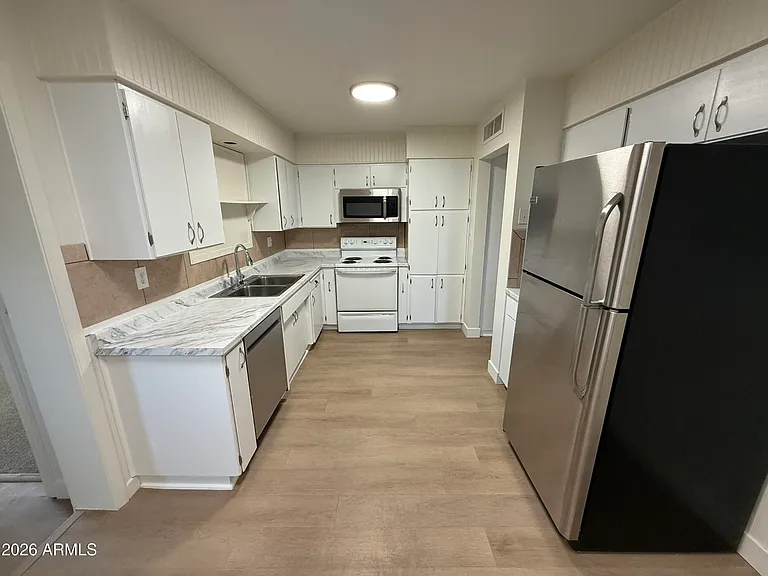 434 N Hunt Dr — Photo 17
