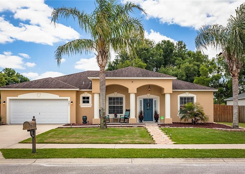 1st image of 701 Cypress Oak Cir