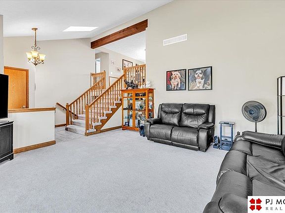 4th image of 503 Woodbine Cir