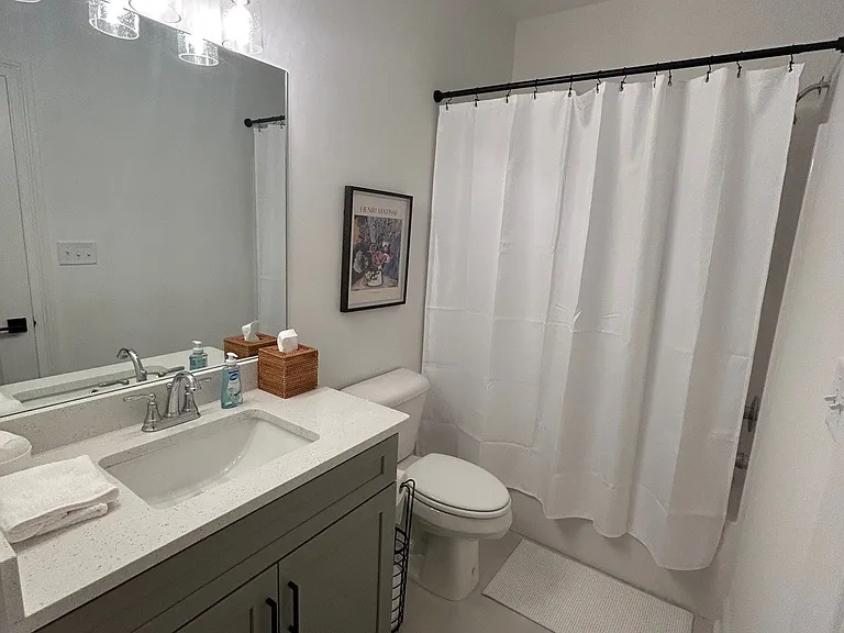 715 Southview Dr — Photo 9