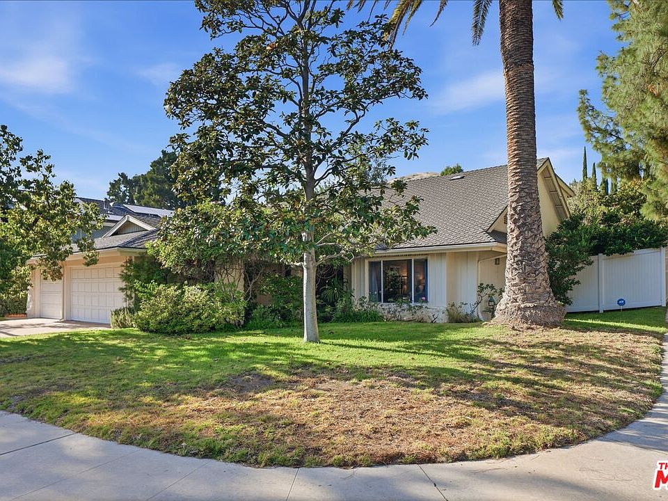 1st image of 19041 Muirkirk Dr