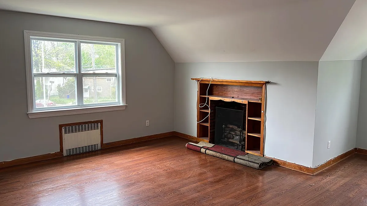 Building Photo - 2 Coolidge Ave #2F