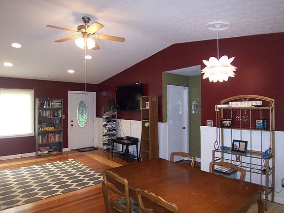 4th image of 135 Leonard Hall Ln