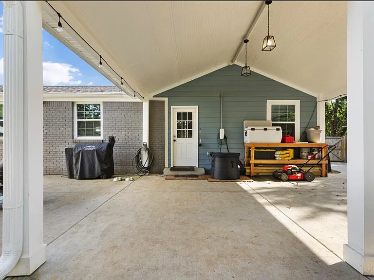 Dade Dr — Photo 20