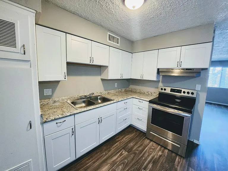 6817 N 17th Ave #4 — Photo 7