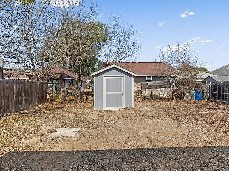 3411 Avoca Dr — Photo 5