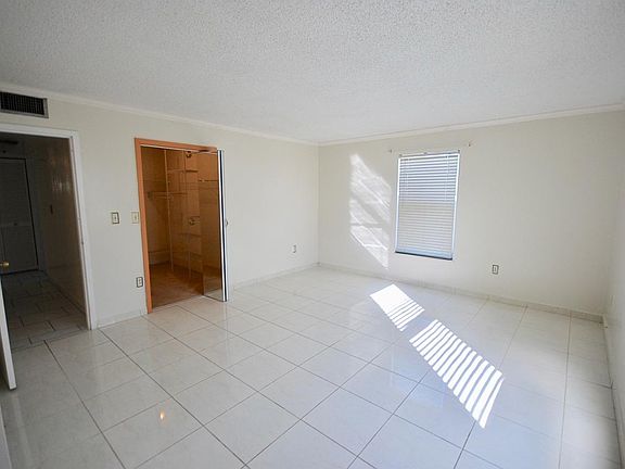 2nd image of 555 NE 123rd St APT 217