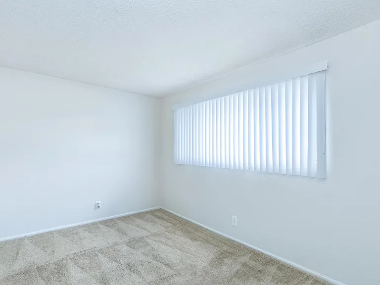 1 Bed 1 Bath Upstairs Bedroom