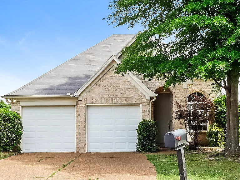 8280 Dexter Ridge Cv E — Photo 1